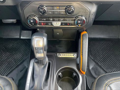 Used 2024 Ford Bronco Badlands w/ Sasquatch Package AWD/4WD image 24