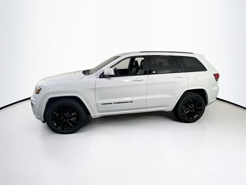 Used 2022 Jeep Grand Cherokee Laredo X image 8
