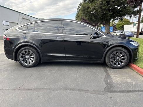 Used 2018 Tesla Model X 75D AWD/4WD image 12
