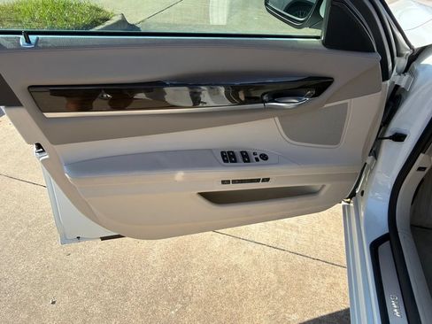 Used 2012 BMW 740i RWD image 21
