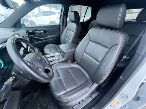 Used 2023 Chevrolet Traverse RS image 11