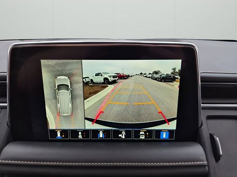 Used 2023 GMC Yukon SLT w/ SLT Premium Package image 43