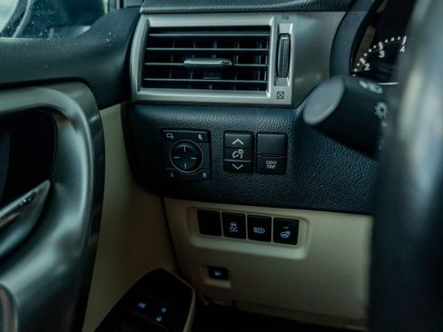 Used 2023 Lexus GX 460 Premium w/ Accessory Package AWD/4WD image 27