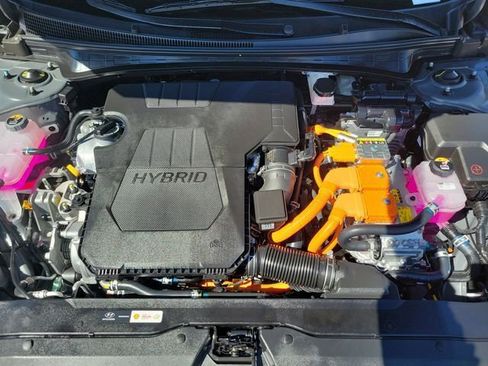 Certified 2025 Hyundai Elantra SEL image 26