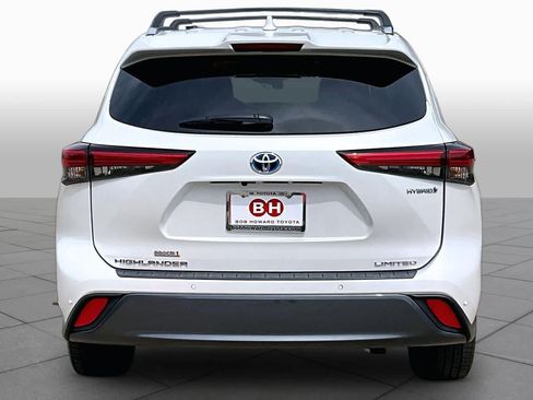 Used 2023 Toyota Highlander Limited FWD image 5