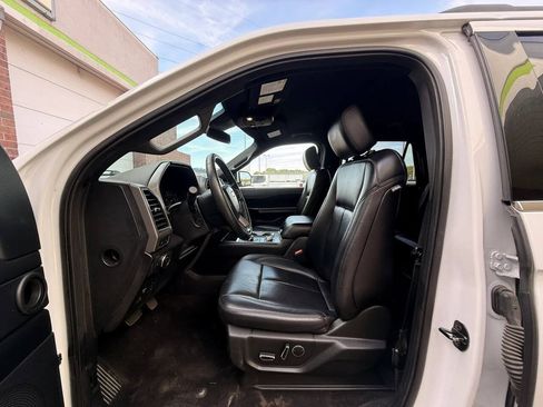 Used 2019 Ford Expedition XLT w/ Equipment Group 202A AWD/4WD image 12