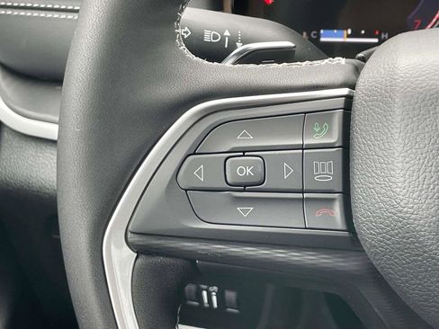 New 2025 Jeep Grand Cherokee Altitude image 14