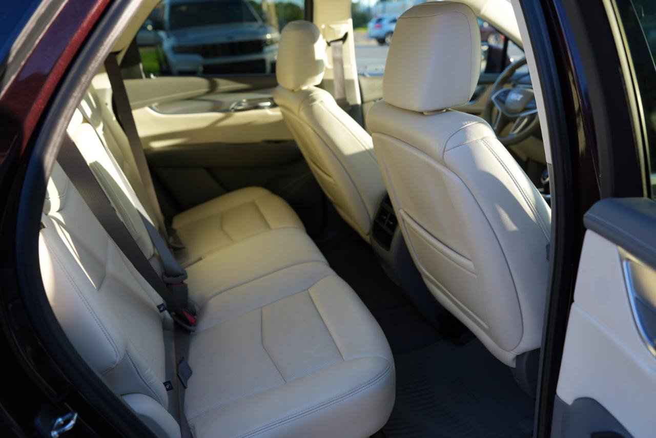 Used 2018 Cadillac XT5 Luxury w/ Driver Awareness Package FWD image 26