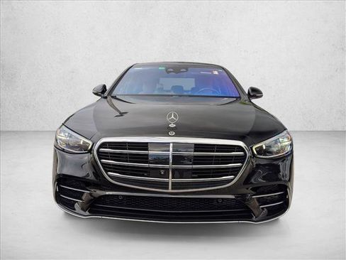 Used 2022 Mercedes-Benz S 580 4MATIC Sedan image 2