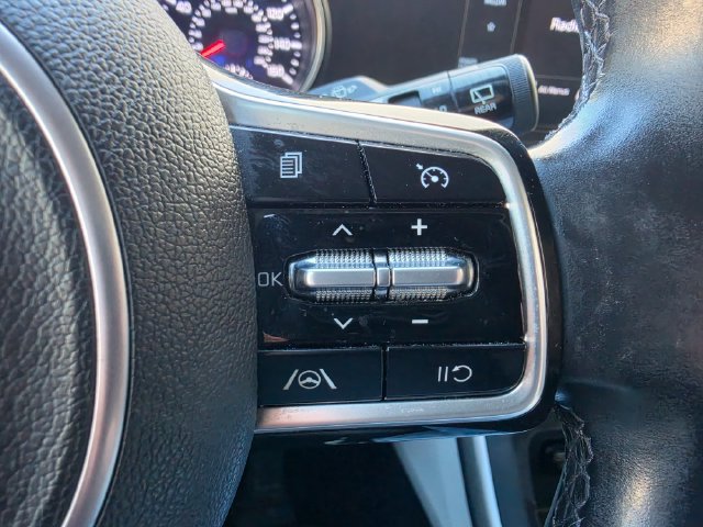 Used 2022 Kia Carnival LX FWD image 39