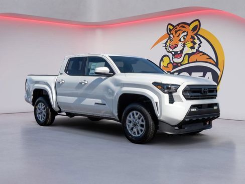 New 2026 Toyota Tacoma SR5 image 3