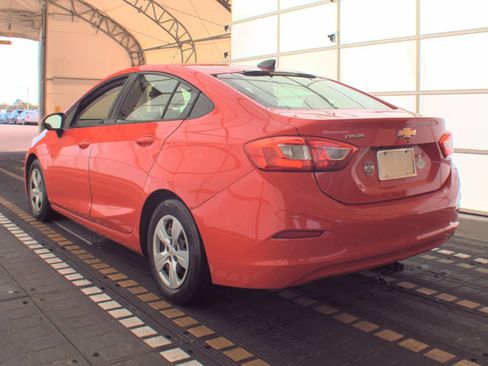 Used 2017 Chevrolet Cruze LS image 2