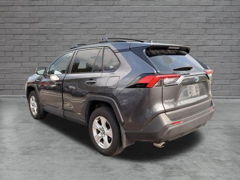 Used 2020 Toyota RAV4 XLE w/ Convenience Package AWD/4WD image 8