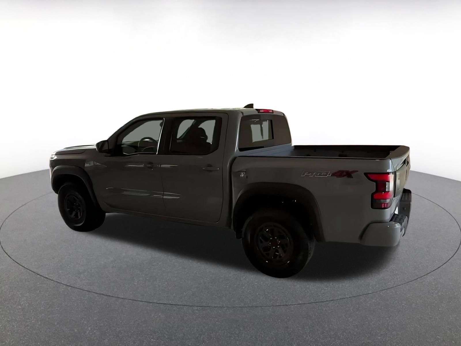 Used 2026 Nissan Frontier PRO-4X AWD/4WD image 8
