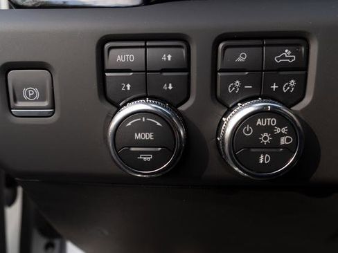 Used 2024 GMC Sierra 1500 AT4 w/ Technology Package image 13