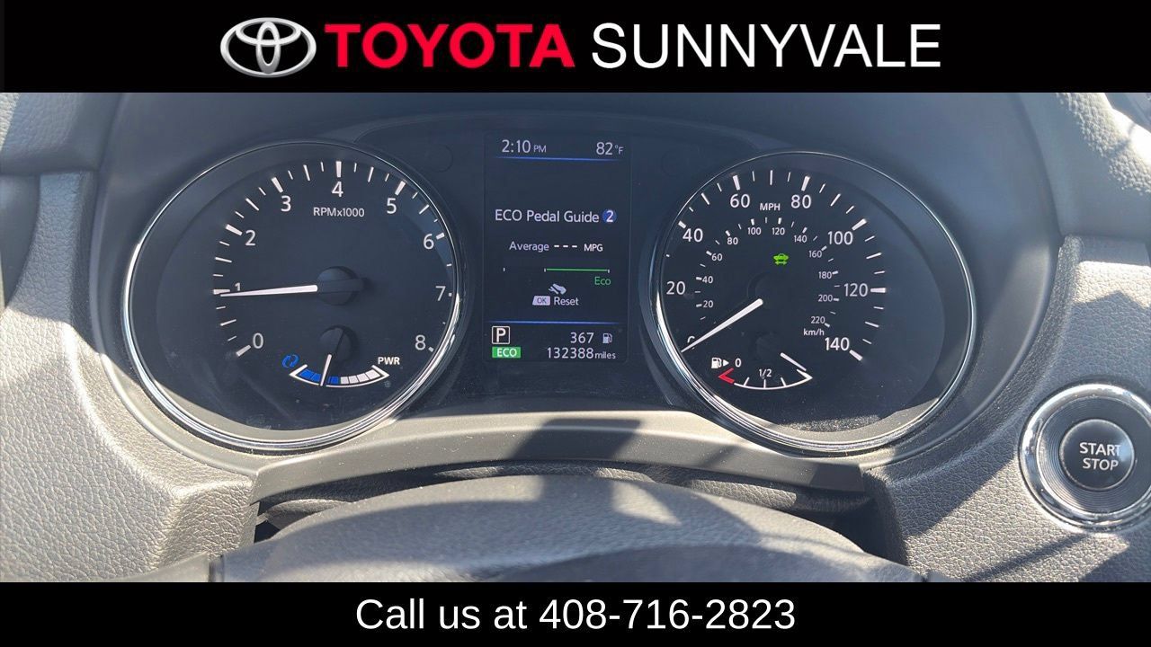 Used 2018 Nissan Rogue SV w/ Premium Package FWD image 3