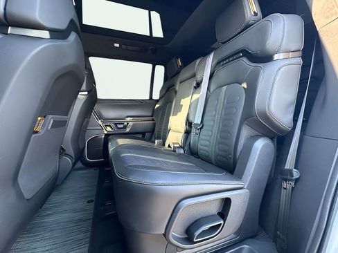 Used 2022 Rivian R1S Adventure image 27