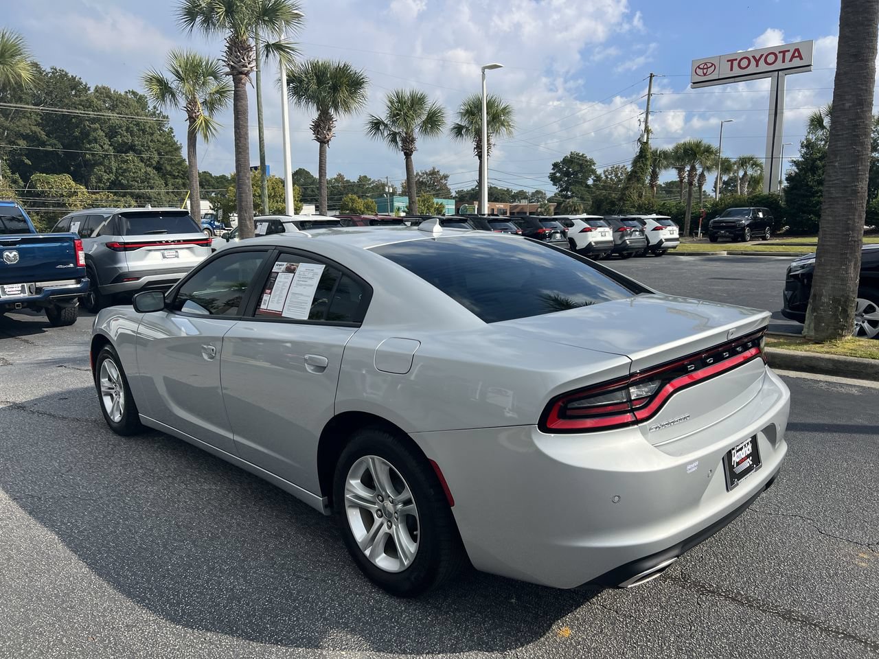 Used 2023 Dodge Charger SXT RWD image 8