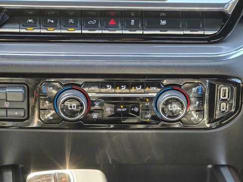 Used 2023 Chevrolet Silverado 1500 High Country AWD/4WD image 20