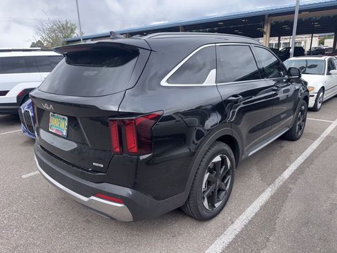 Used 2025 Kia Sorento EX w/ EX Panoramic Sunroof Package image 7