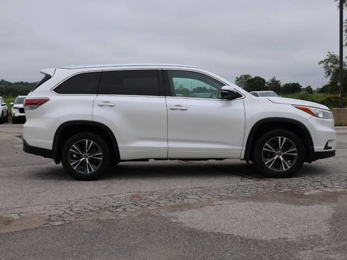 Used 2016 Toyota Highlander XLE AWD/4WD image 7