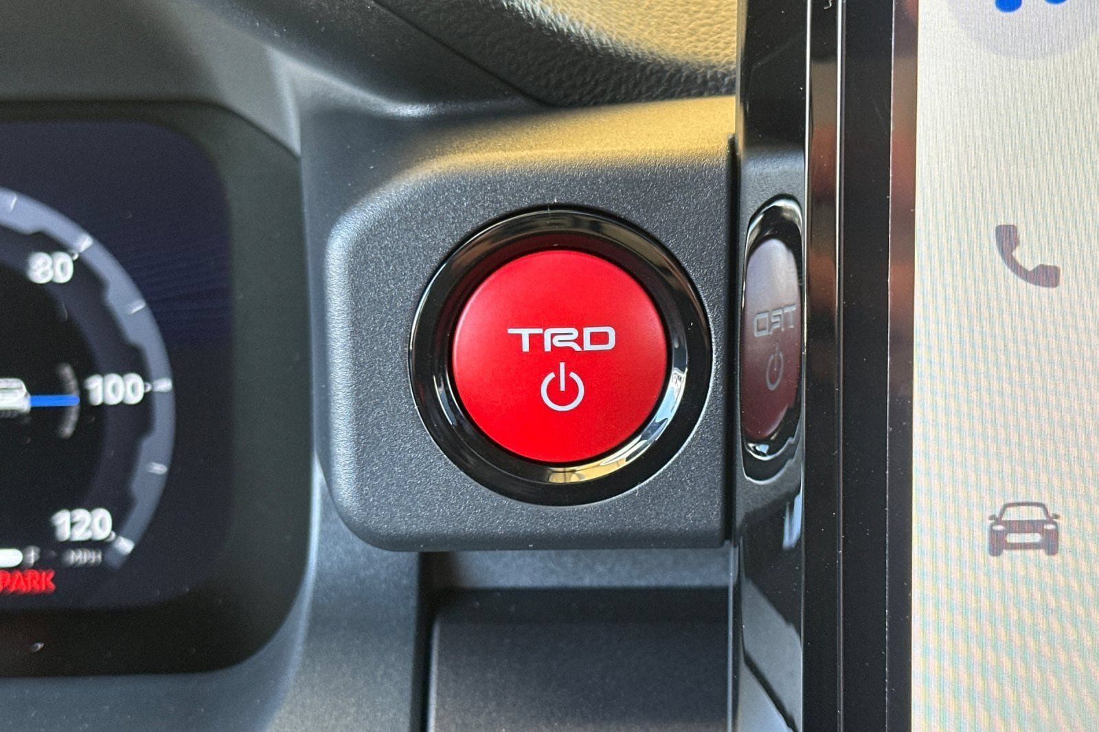 New 2026 Toyota 4Runner TRD Off-Road Premium w/ Tow Technology Package AWD/4WD image 25