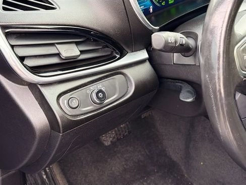 Used 2017 Chevrolet Volt Premier w/ Driver Confidence II Package image 10