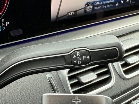 Used 2025 Mercedes-Benz GLS 450 4MATIC image 30