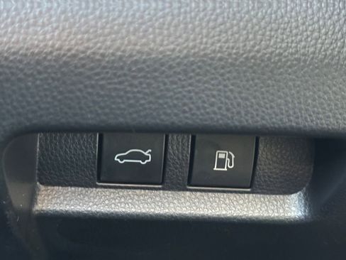 Used 2025 Toyota Crown XLE image 25