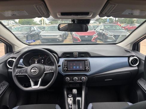 Used 2025 Nissan Versa SV FWD image 31