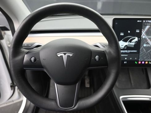 Used 2021 Tesla Model Y Long Range AWD/4WD image 14