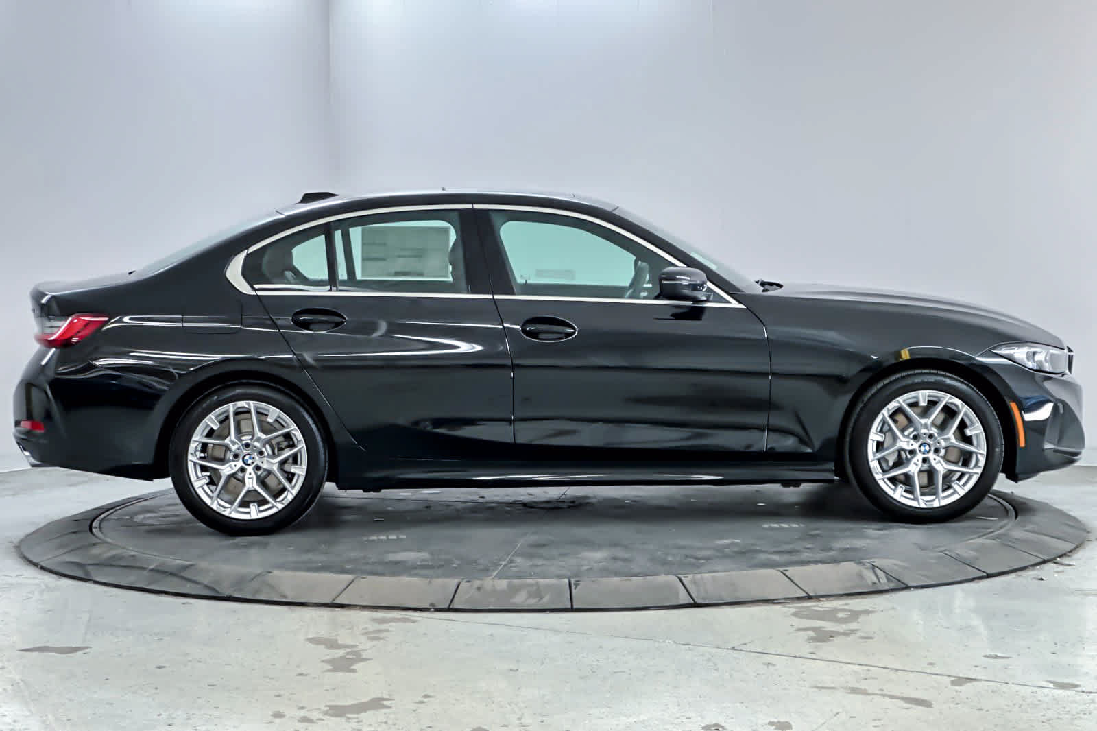 Used 2026 BMW 330i Sedan w/ Convenience Package RWD image 8