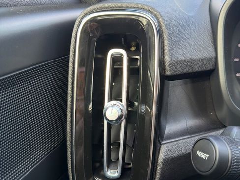 Used 2023 Volvo C40 P8 Recharge Plus w/ Climate Package image 33