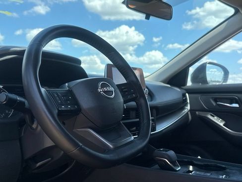 Certified 2025 Nissan Rogue SV FWD image 38
