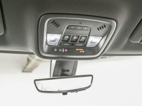 Used 2023 Chevrolet Traverse RS image 27