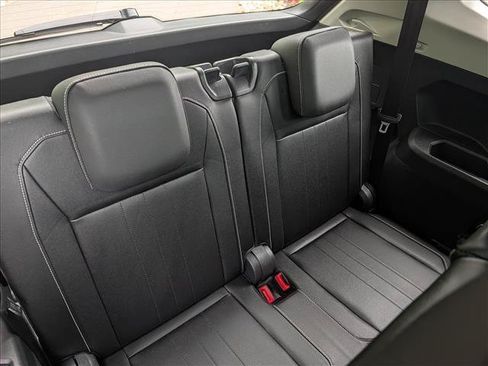 Certified 2023 Volkswagen Tiguan SE w/ Panoramic Sunroof Package FWD image 17