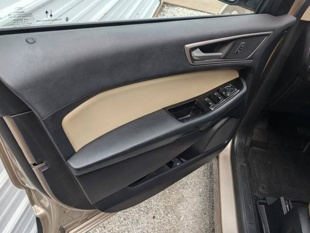Used 2020 Ford Edge SEL w/ Cold Weather Package FWD image 6