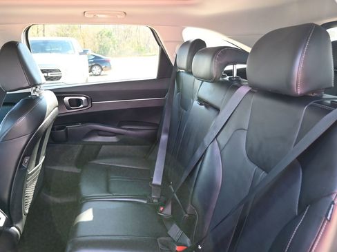 Used 2024 Kia Sorento S w/ Panoramic Sunroof Package image 20