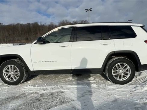 Used 2023 Jeep Grand Cherokee L Laredo w/ Luxury Tech Group I image 5