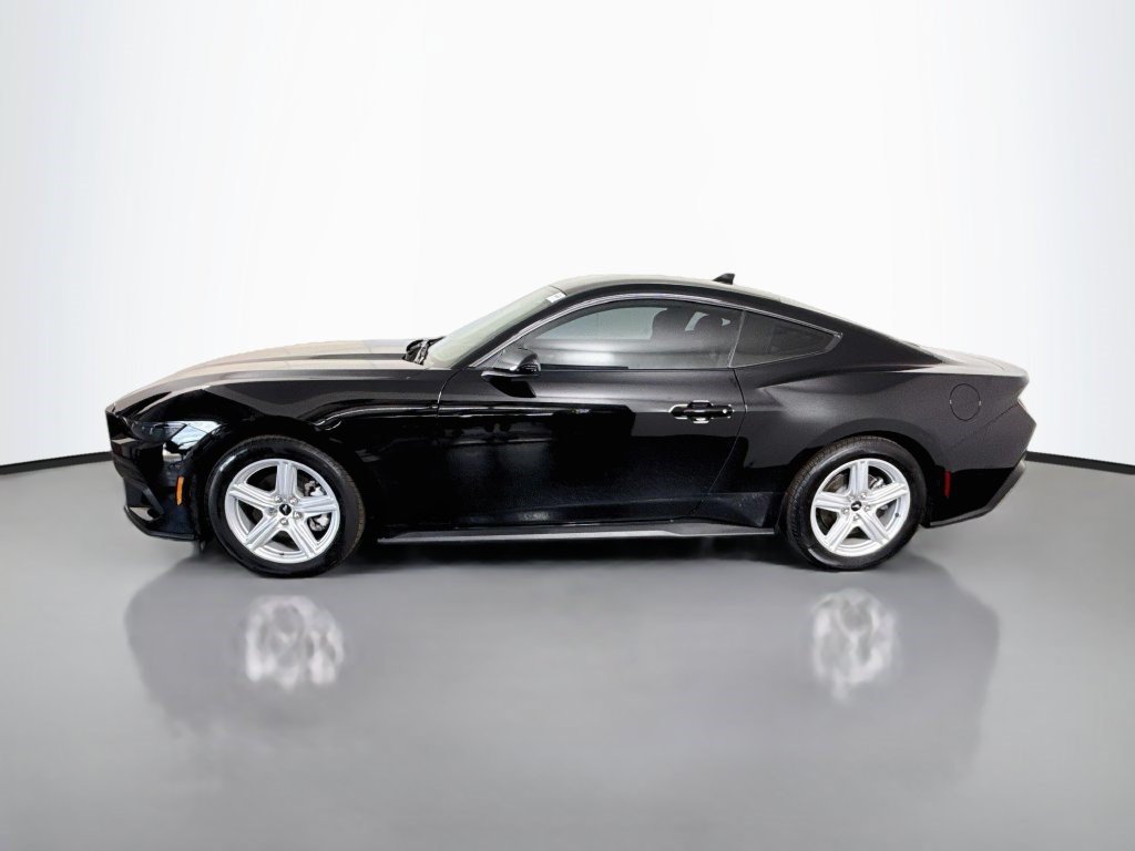 Used 2026 Ford Mustang Coupe RWD image 6