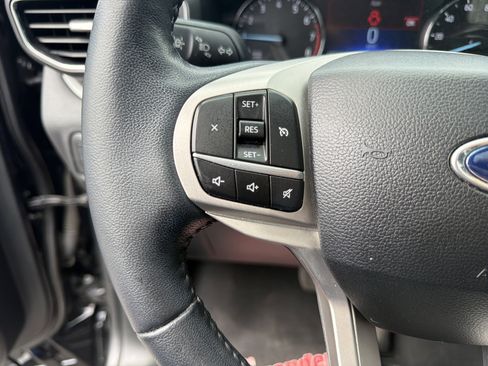 Used 2022 Ford Explorer XLT w/ Equipment Group 202A AWD/4WD image 19