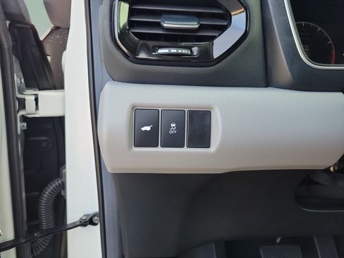 Used 2025 Honda Pilot EX-L image 11