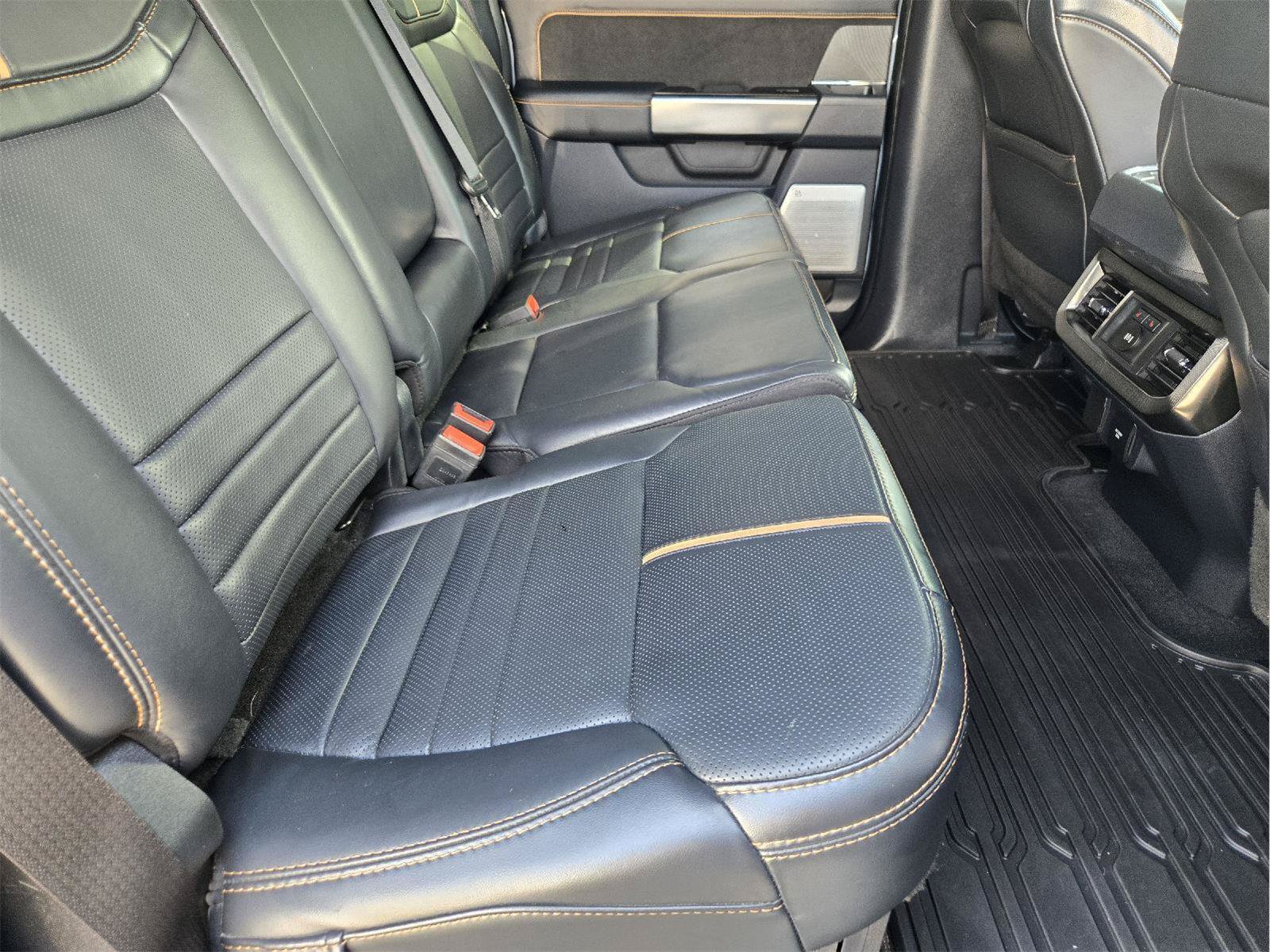 Used 2024 Ford F250 Platinum w/ FX4 Off-Road Package AWD/4WD image 31