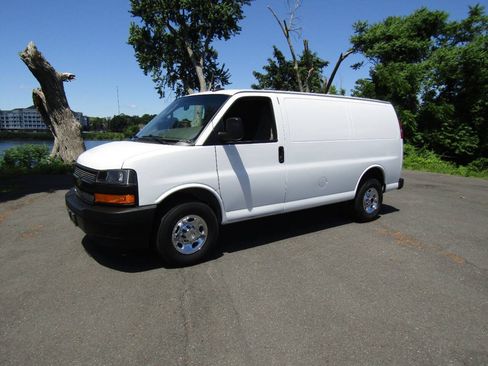 Used 2021 Chevrolet Express 2500 w/ Driver Convenience Package RWD image 2