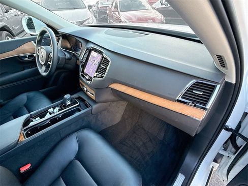 Used 2023 Volvo XC90 B5 Plus w/ Protection Package Premier image 34