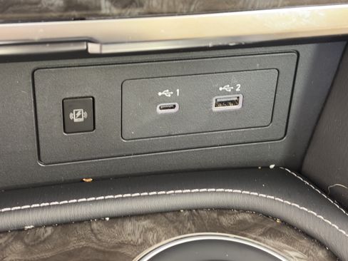 Used 2024 Nissan Armada Platinum w/ Captain's Chairs Package RWD image 30