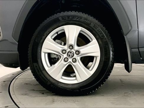 Used 2021 Toyota RAV4 XLE w/ Convenience Package AWD/4WD image 8