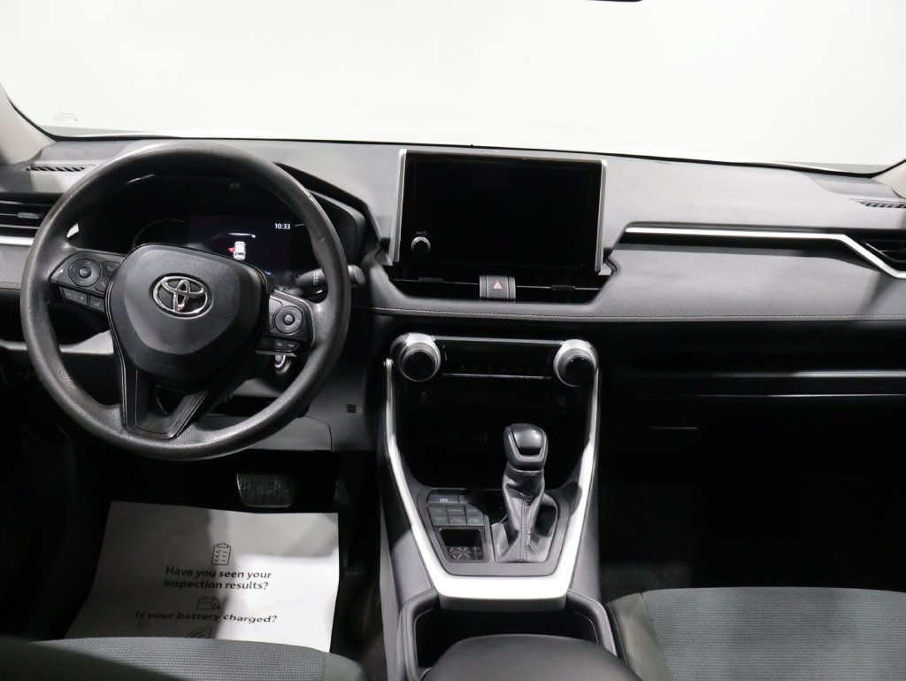 Used 2025 Toyota RAV4 LE AWD/4WD image 16