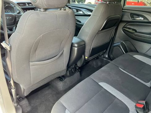 Used 2022 Chevrolet TrailBlazer LT FWD image 32