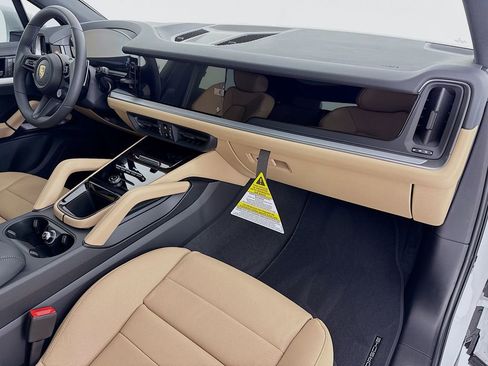 New 2026 Porsche Cayenne AWD/4WD image 32